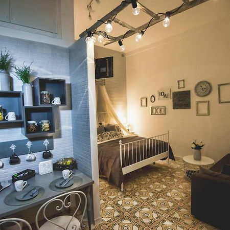 Elegant B&B - Il Vicolo Storico Salerno Eksteriør billede