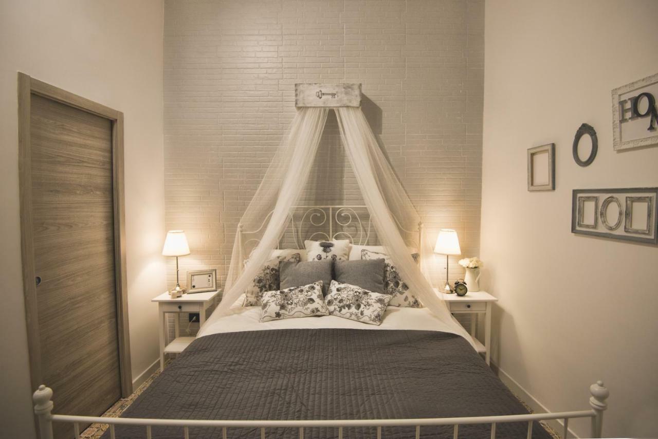 Elegant B&B - Il Vicolo Storico Salerno Eksteriør billede