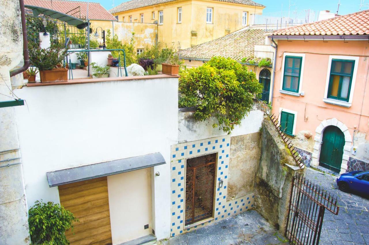 Elegant B&B - Il Vicolo Storico Salerno Eksteriør billede