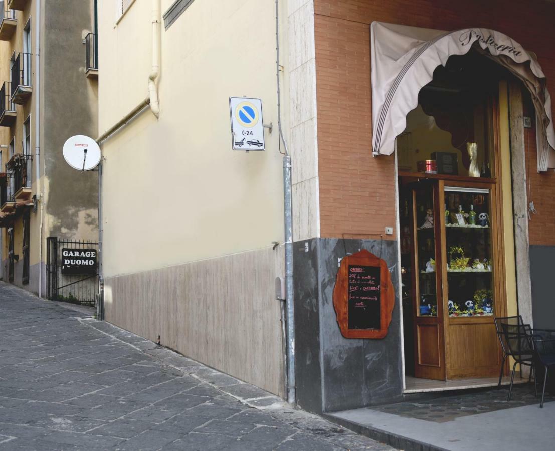 Elegant B&B - Il Vicolo Storico Salerno Eksteriør billede