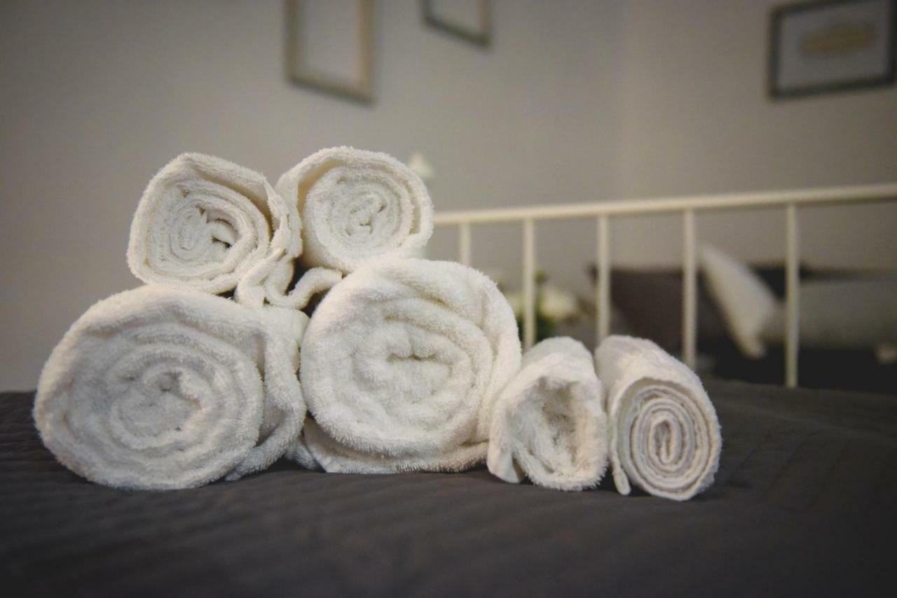 Elegant B&B - Il Vicolo Storico Salerno Eksteriør billede